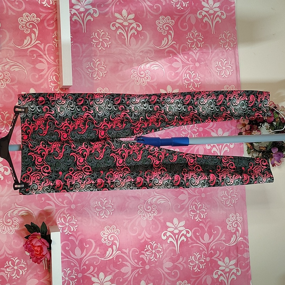 Black and Pink Patterned Leggings